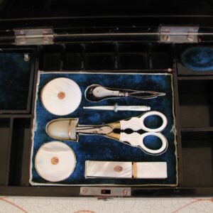 ANTIQUE FRENCH PALAIS ROYAL MOTHER OF PEARL SEWING BOX THIMBLE SCISSORS NEEDLE