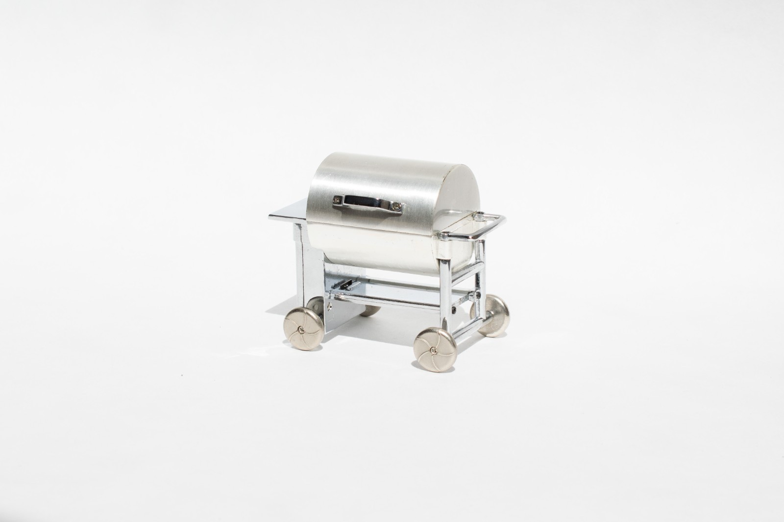 Barbecue Gas Lighter 2x made of Metal rolling miniature grill, table lighter VTG 2 Barbecue Gas Lighter 2x made of Metal rolling miniature grill, table lighter VTG