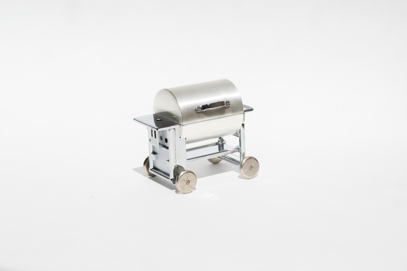 Barbecue Gas Lighter 2x made of Metal rolling miniature grill, table lighter VTG 4 Barbecue Gas Lighter 2x made of Metal rolling miniature grill, table lighter VTG