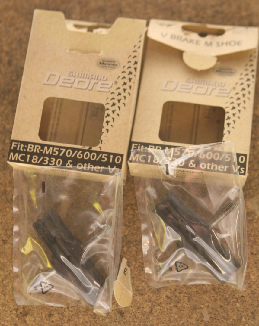 Retro Oldschool NOS NEW set (4) Shimano Deore V-brake pads mountainbike BR-M570 1 Retro Oldschool NOS NEW set (4) Shimano Deore V-brake pads mountainbike BR-M570