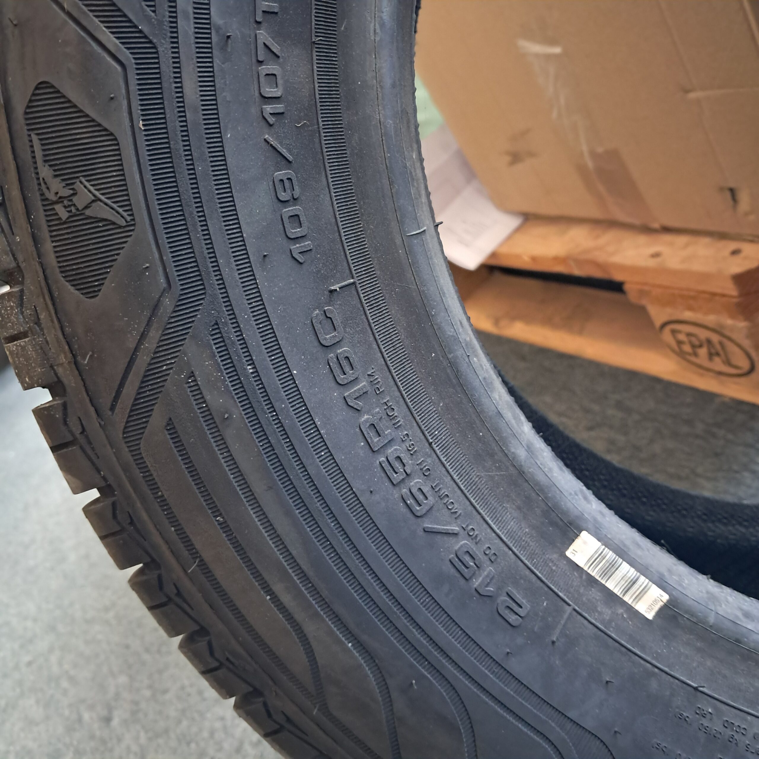 Nieuwe Goodyear Vector 4Seasons Cargo 215/65 R16C – 1 stuk